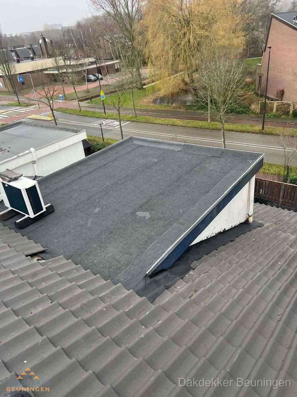 Plat dak met bitumen isolatie en dakbedekking in Beuningen Plat dak met bitumen isolatie en dakbedekking in Beuningen